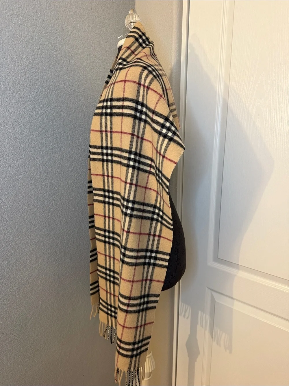 Burberry Beige Plaid Fringe Oversized Scarf Lambswool - Picture 2 of 3